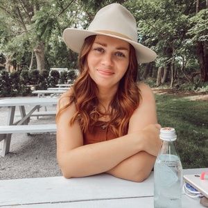 Meet your Posher, Kelly